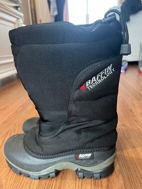 Baffin Women’s Black and Gray Snow Boots
